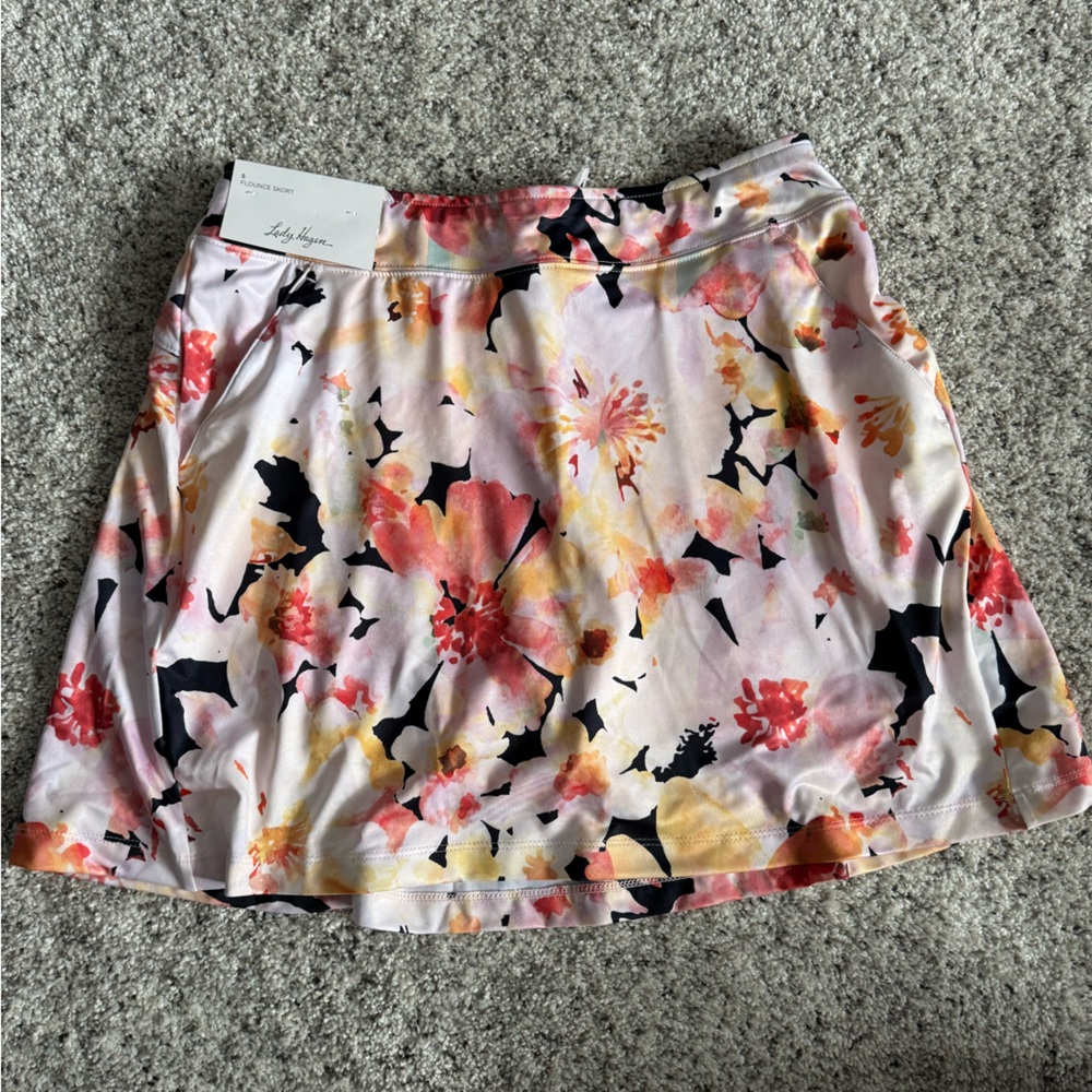 Lady Hagen skort size small